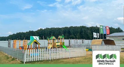 Детская и спортивная площадки в поселке "Регата"